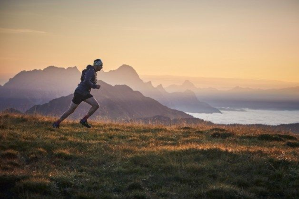 La spiruline artisanale spir'up accompagne les sportifs dans la performance et la récupération, l'oxygénation sanguine, la VO2 max et la renforcement du système immunitaire. Ceci grâce aux antioxydants, la phycocyanine , les BCAA qui agissent en synergie comme un EPO naturel.