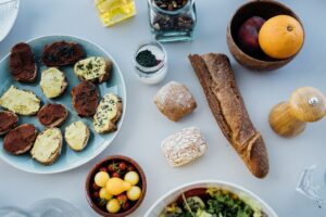 La spiruline pour le bien être quotidien, au même titre qu'une cure de vitamines, de fer ou de compléments alimentaires disponibles en pharmacie.