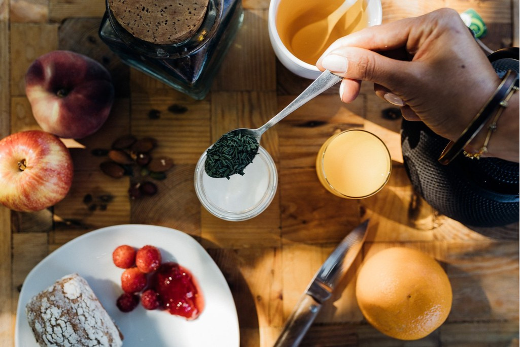Spiruline artisanale française en paillettes riche en vitamine A naturelle